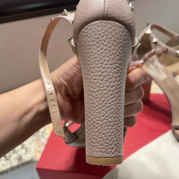 Valentino Garavani Rockstud Sandals, Size 39,5 - Picture 5 of 9